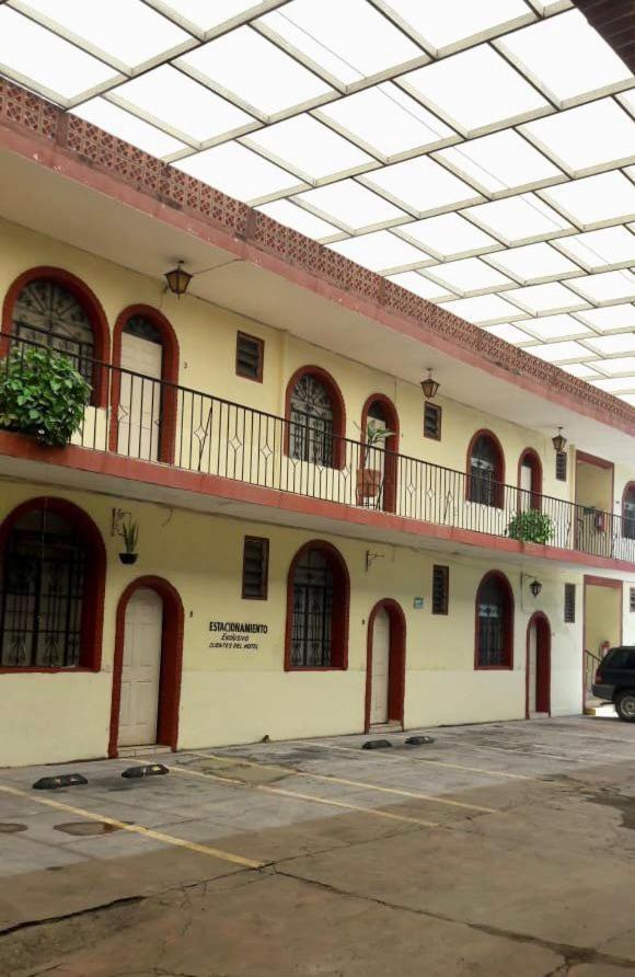 Hotel Maya Ixtlan Ixtlan del Rio Buitenkant foto